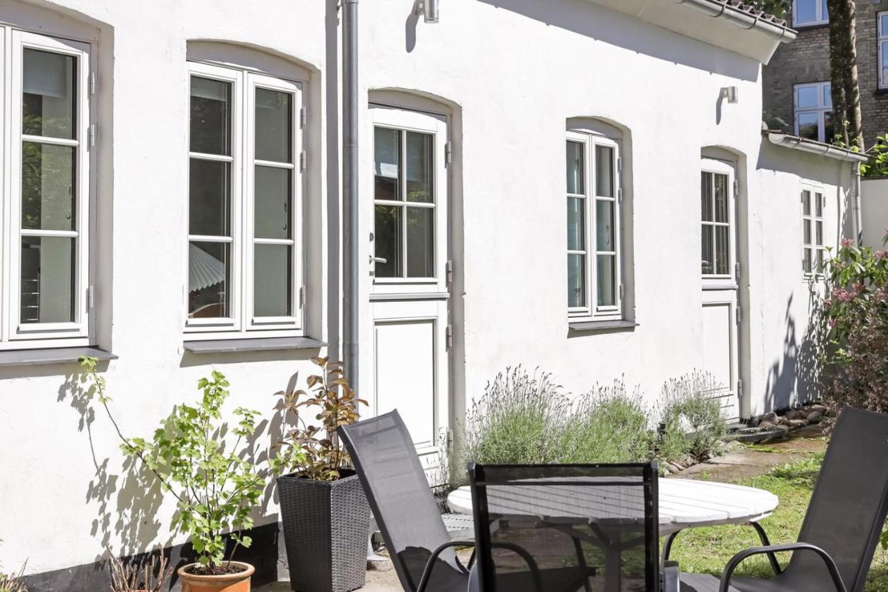 אודנזה Professor Labri Apartments מראה חיצוני תמונה
